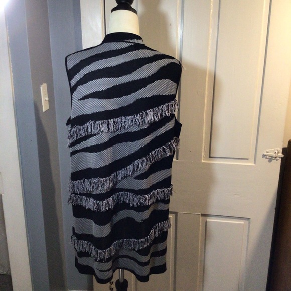 Ming Wang Animal Print Asymmetrical Fringe Vest JT - Picture 2 of 6